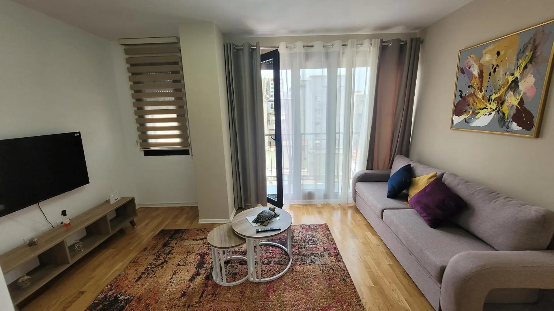 Sui' Apartment Tirana 0*,